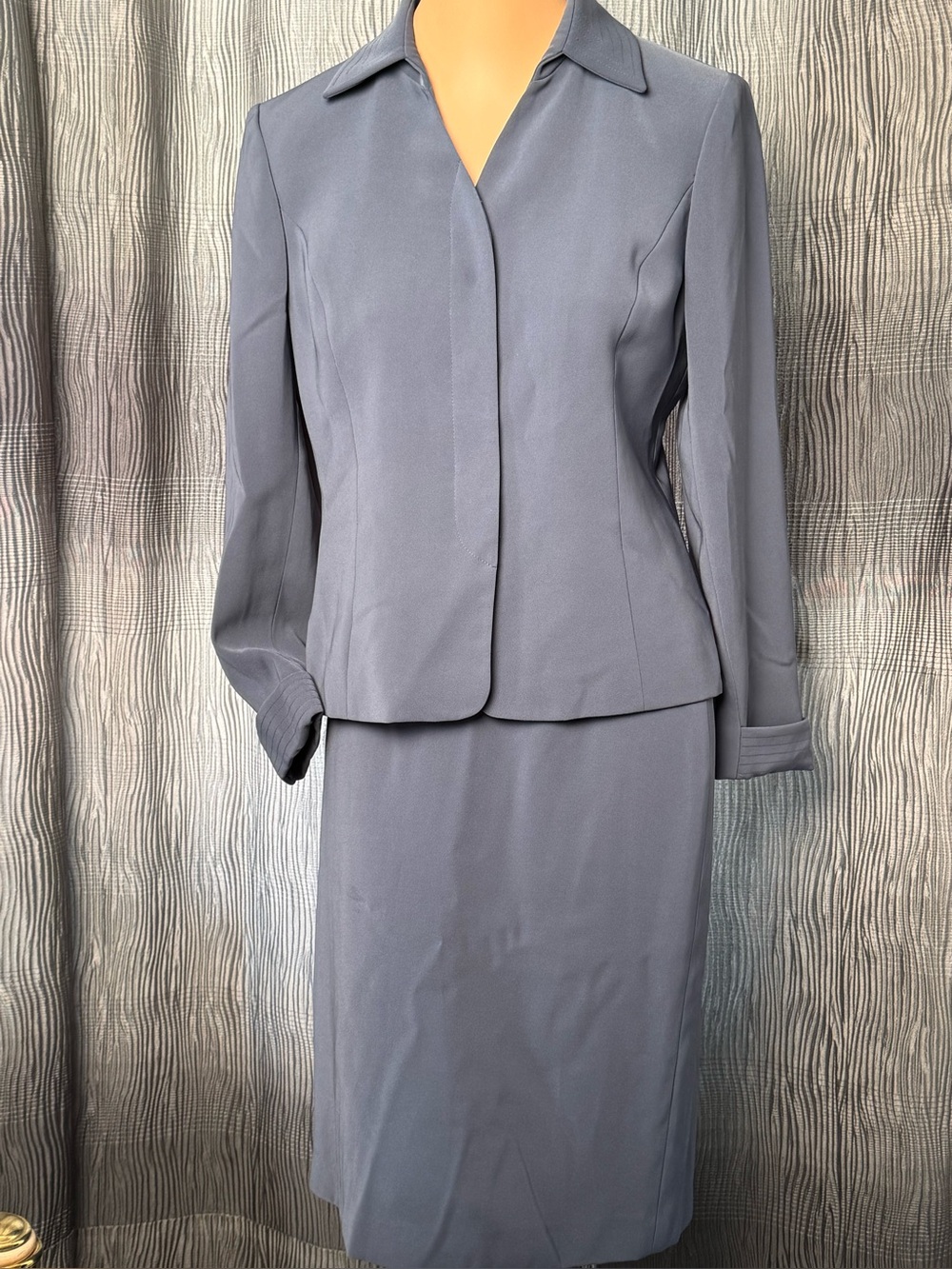 KASPER Slate Blue Two-Piece Skirt Suit Size 8P